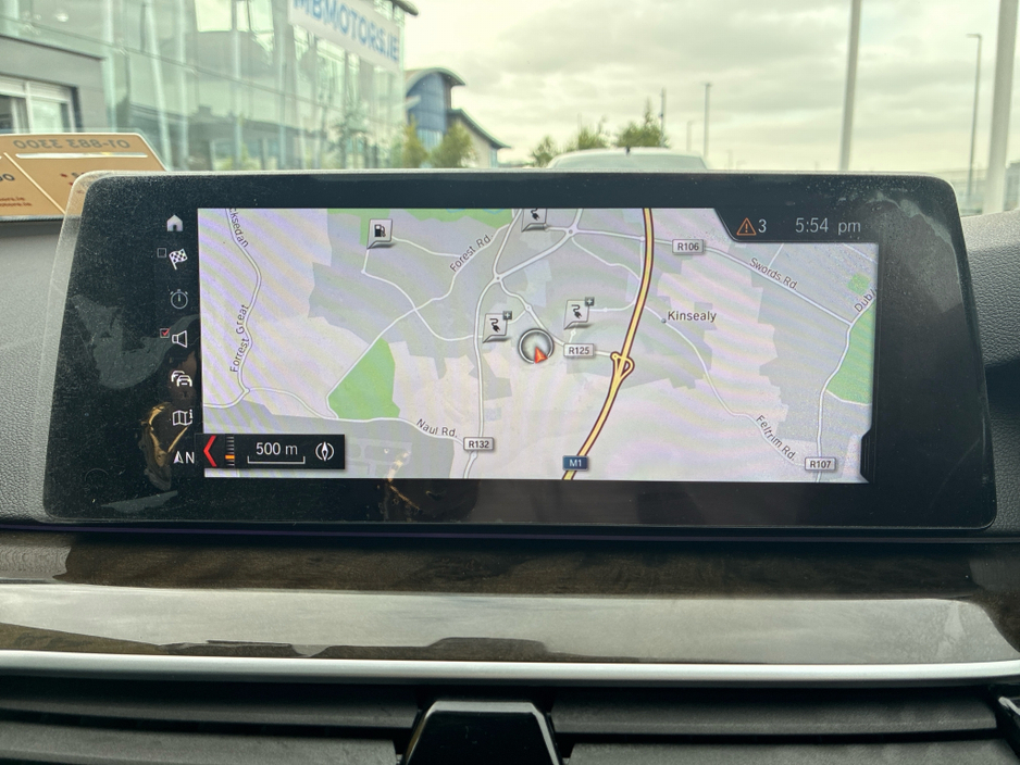 BMW 5 Series 2017 530E - M SPORT - *HIGH SPEC* — thumbnail 31