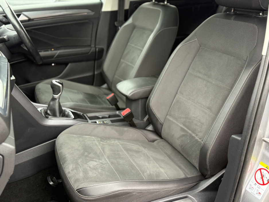 2023 Volkswagen T-Roc 1L Petrol For Sale Images