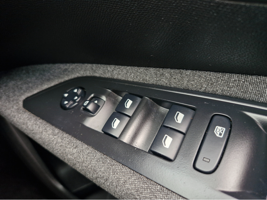2018 Peugeot 3008 1.6L Diesel For Sale Images