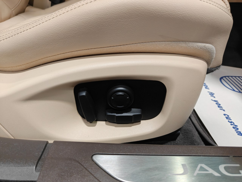Jaguar XF 2.0 D PORTFOLIO 180PS AUTO 4DR — thumbnail 23