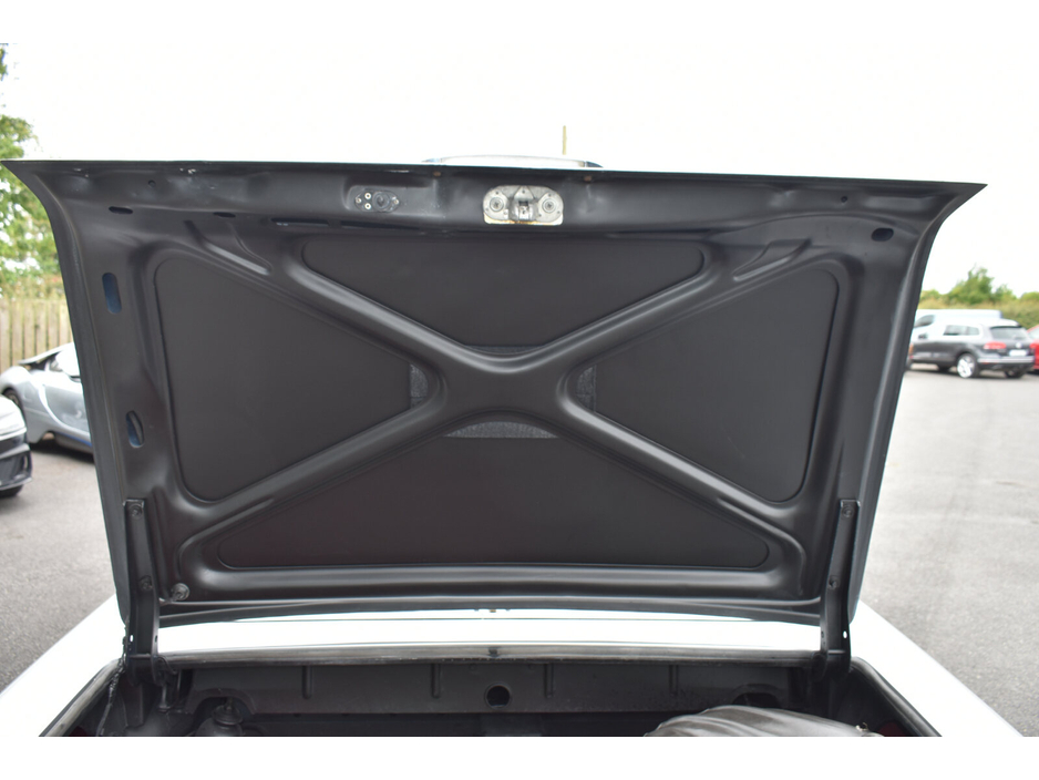 1967 Mercedes-Benz 250 2.5L Petrol For Sale Images