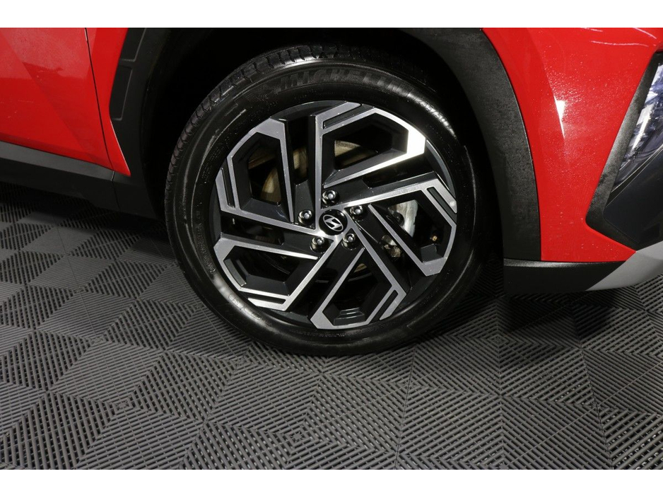 Hyundai Tucson PHEV Executive 2WD - 1.6L Petrol Automatic SUV - Plug in Hybrid - Test Drive Today at Mooney - — thumbnail 4