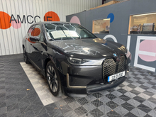 BMW iX 2022 BMW IX 4WD XDRIVE40 AUTOMATIC / CRUISE CONTROL / PARKING CAMERA / ELECTRIC MEMORY & HEATED SEATS / HEATED STEERING WHEEL / APPLE CARPLAY AND MORE