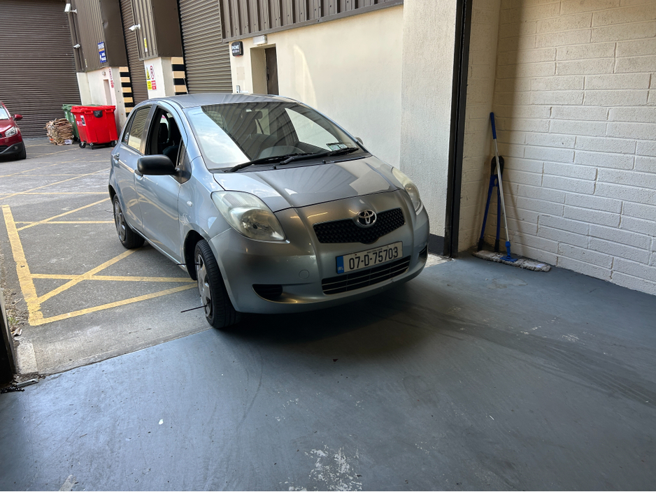 2007 Toyota Yaris 1L Petrol For Sale Images