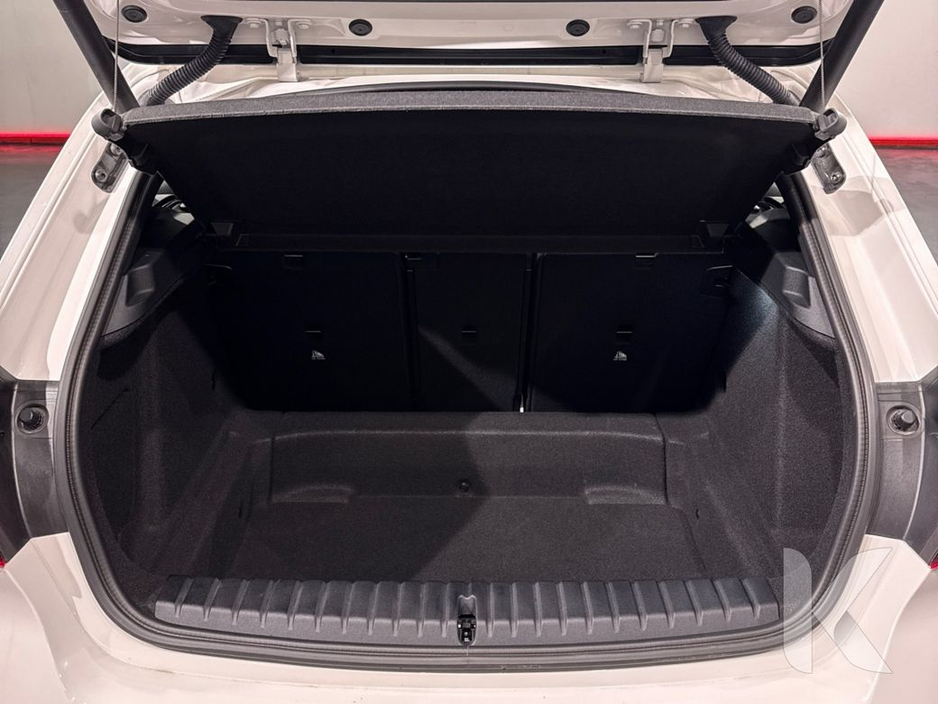 BMW 1 Series HATCHBACK 118I MSPORT - AUTOMATIC 1.5L PETROL TURBO - MSPORT ALLOY WHEELS - HALF LEATHER - MSPORT STITCHING/BADGING - DIGITAL DASH - REAR CAMERA/PARKI — thumbnail 28
