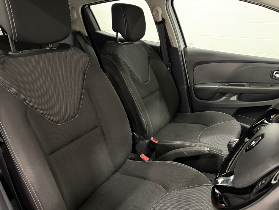 2015 Renault Clio 1.1L Petrol For Sale Images