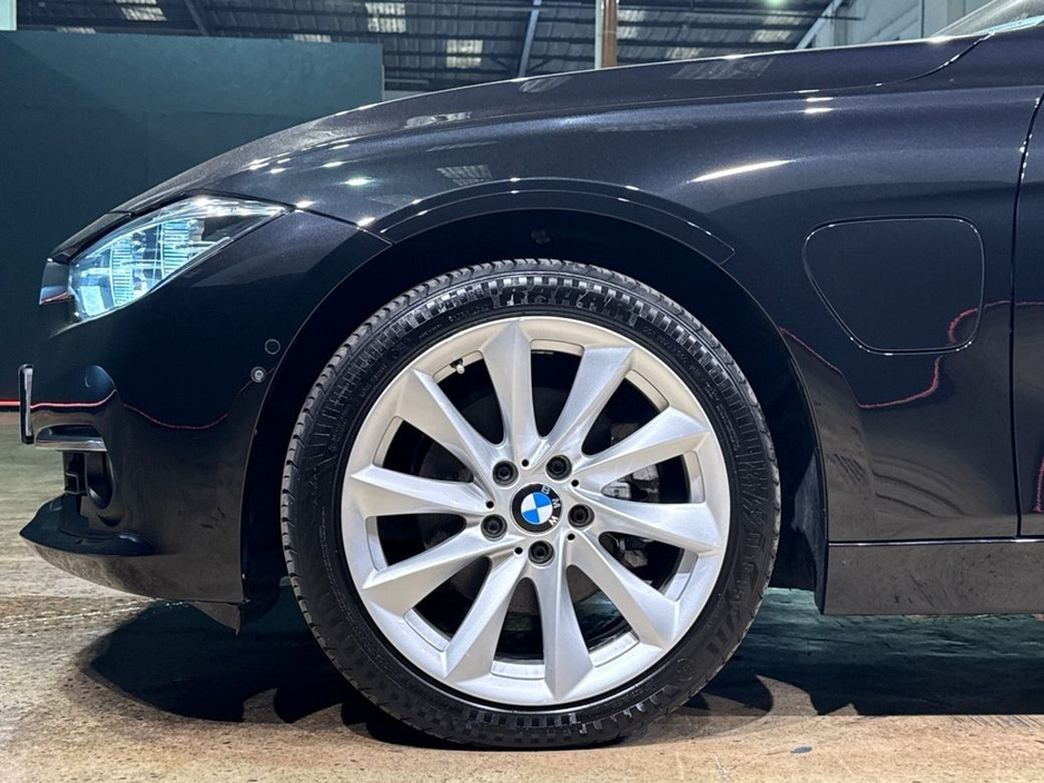 BMW 3 Series 330E HYBRID 2.0 AUTOMATIC - CRUISE CONTROL - FULL WHITE LEATHER UPHOLSTERY - HEATED ELECTRIC SEATS - REVERSE CAMERA/PARKING SENSORS — thumbnail 10