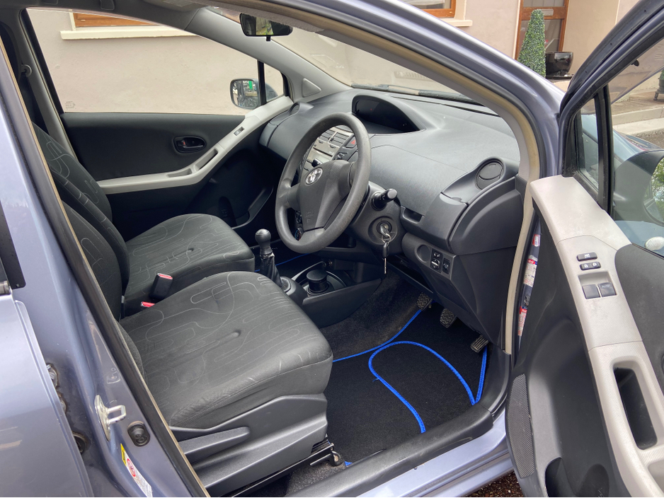 2010 Toyota Yaris 1L Petrol For Sale Images