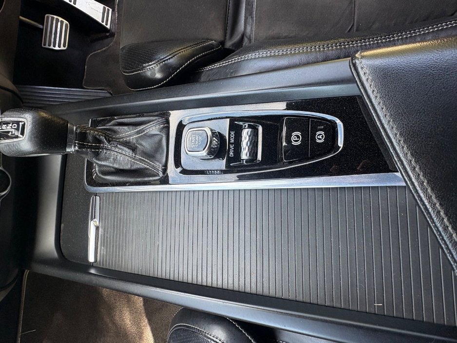 2017 Volvo XC60 2L Diesel For Sale Images