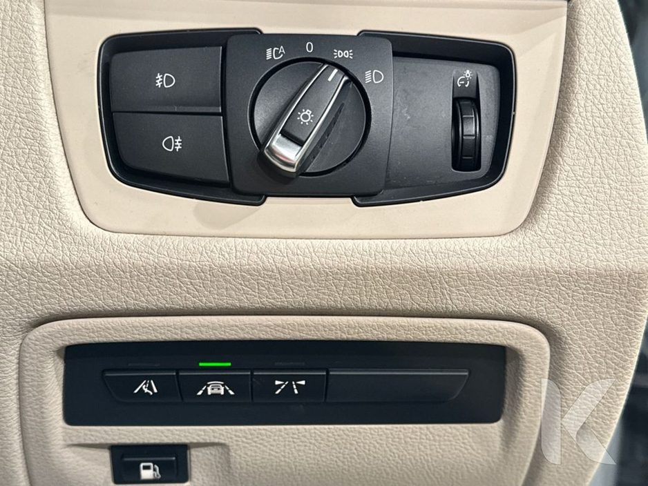 BMW 3 Series 2.0 HYBRID AUTOMATIC - E LUXURY PERFORMANCE - CREAM BEIGE LEATHER - FACTORY ALLOYS - REVERSE CAMERA/PARKING RADAR — thumbnail 26