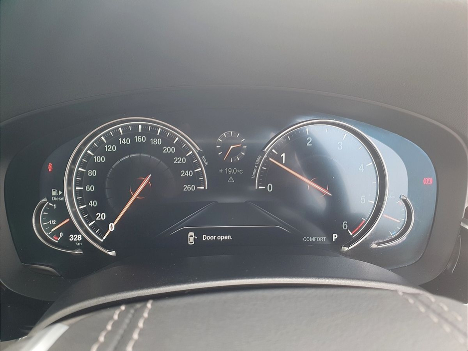 BMW 5 Series 520d SE Touring — thumbnail 9