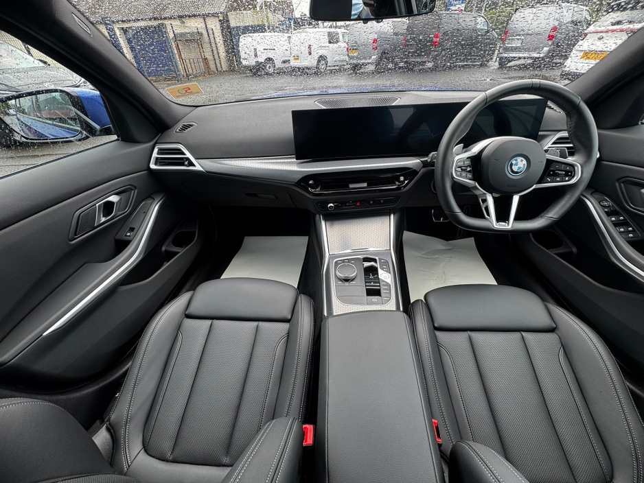 2025 BMW 3 Series 2L Hybrid For Sale Images