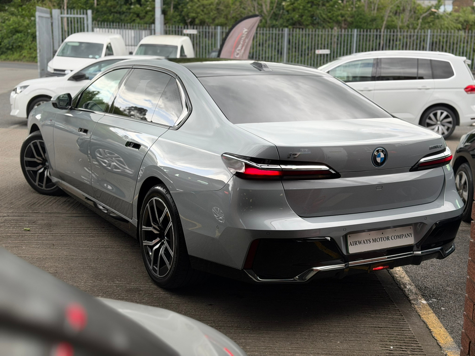 2025 BMW i7 0L Electric For Sale Images