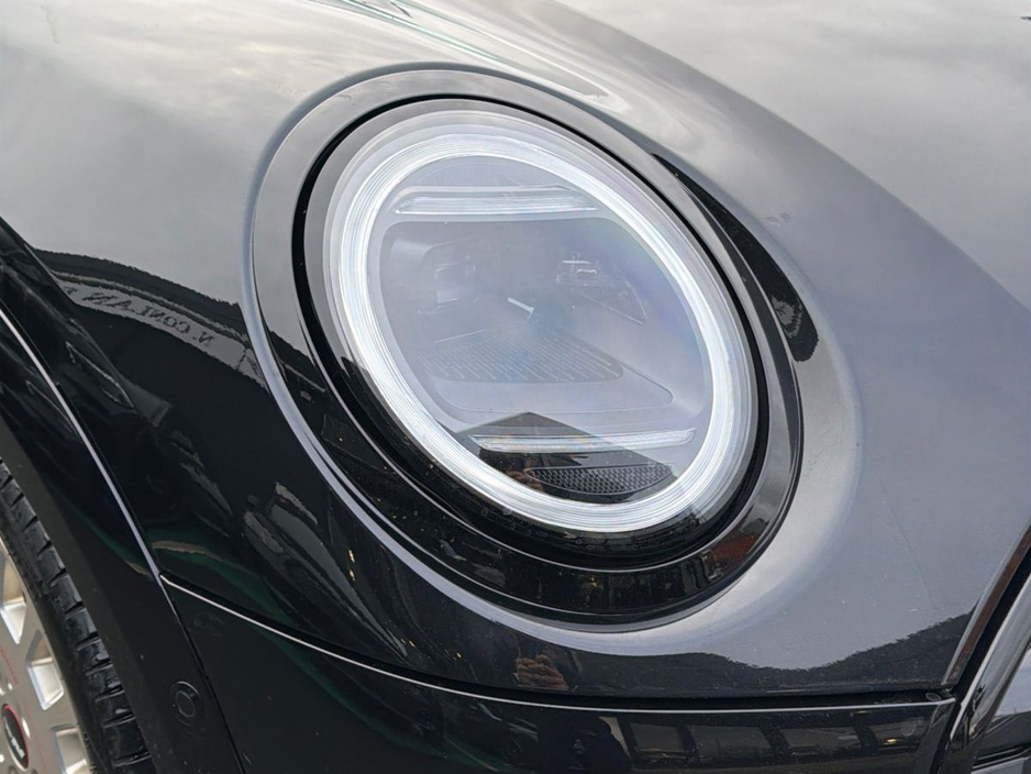 2025 MINI Hatch 2L Petrol For Sale Images