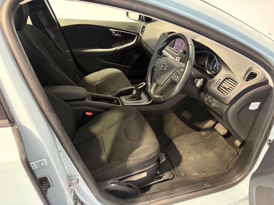 2018 Volvo V40 1.6L Petrol For Sale Images