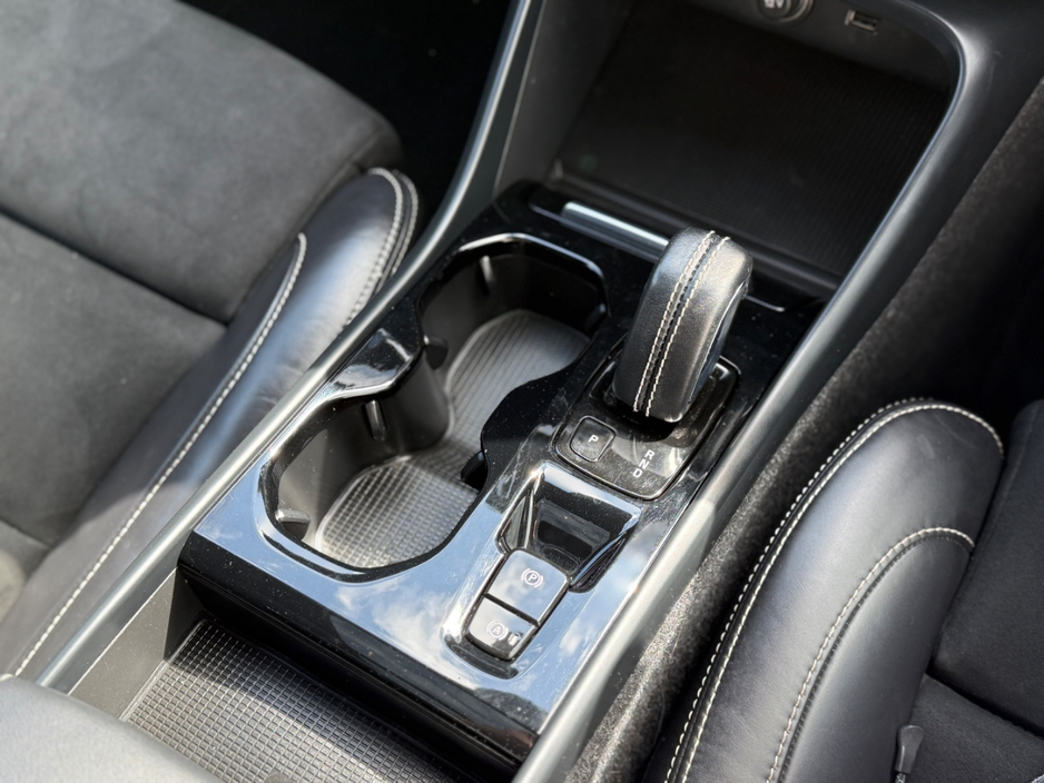2021 Volvo XC40 1.5L Petrol Plug-in Hybrid For Sale Images