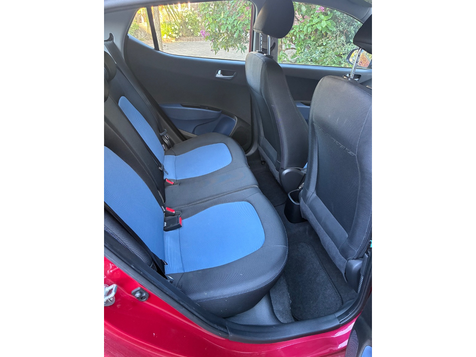 Hyundai i10 DELUXE 4DR — thumbnail 6