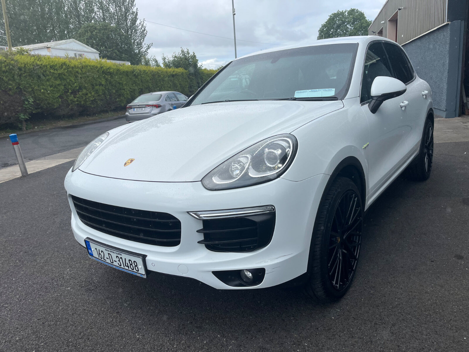2016 Porsche Cayenne 3L Petrol Hybrid For Sale Images