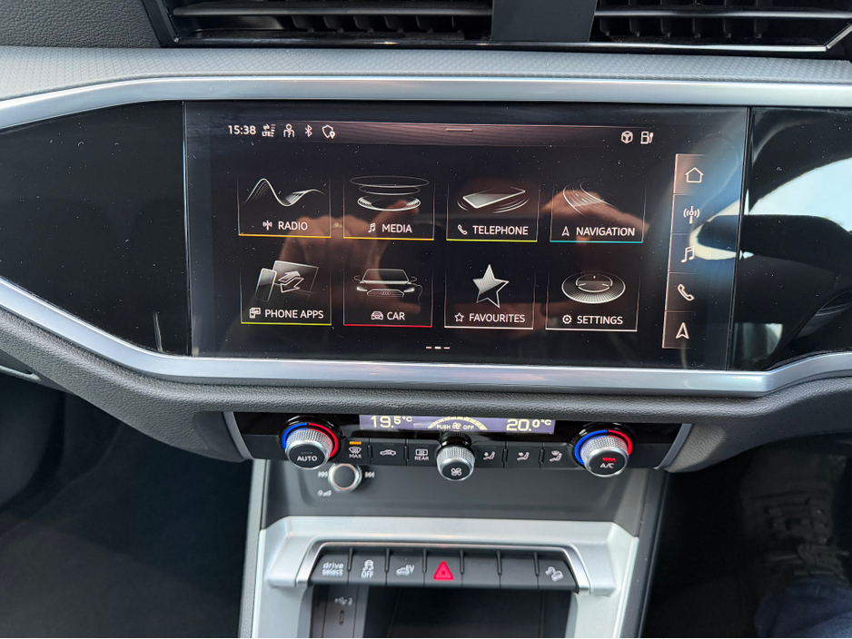 2022 Audi Q3 1.4L Petrol Plug-in Hybrid For Sale Images