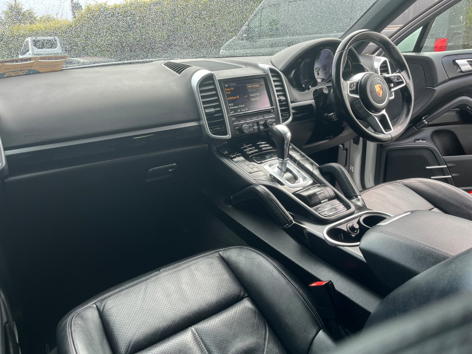 2016 Porsche Cayenne 3L Petrol Hybrid For Sale Images