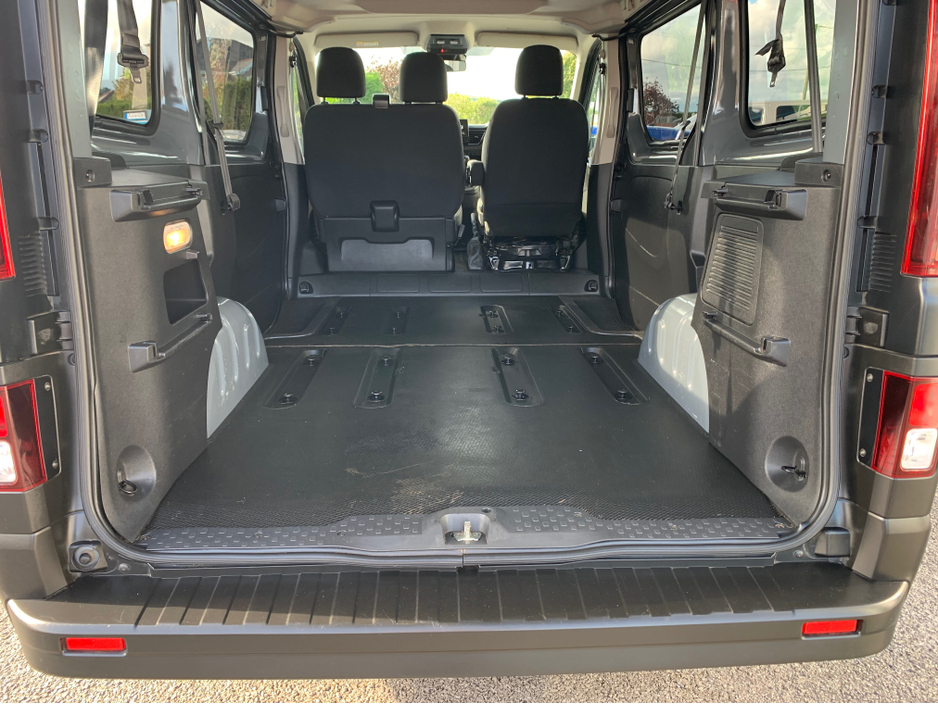 2023 Renault Trafic 2.0L Diesel For Sale Images