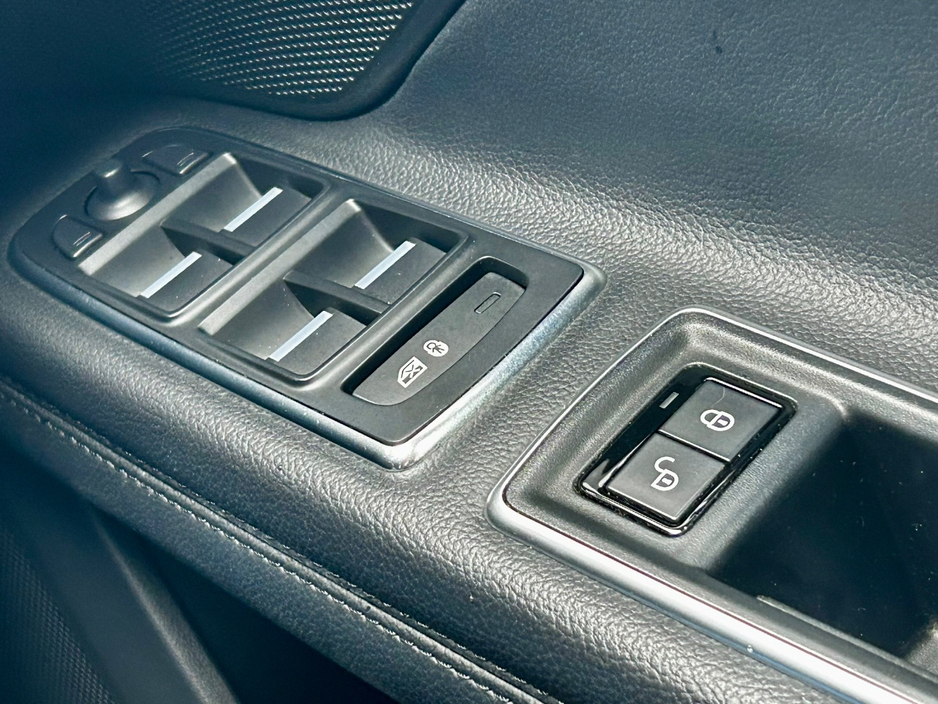 2017 Jaguar XF 2L Diesel For Sale Images