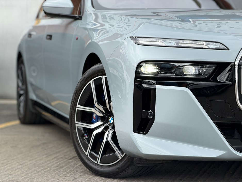 2025 BMW i7 0L Electric For Sale Images