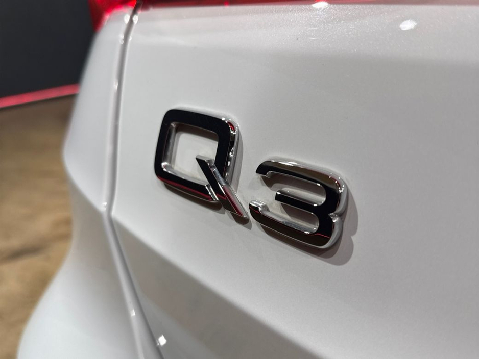 Audi Q3 1.5 TFSI S-LINE - HALF BLACK LEATHER - FACTORY ALLOYS - CRUISE CONTROL - HEATING / AC CONTROLS - — thumbnail 11