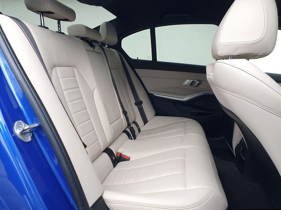BMW 3 Series 330e M Sport Auto — thumbnail 11
