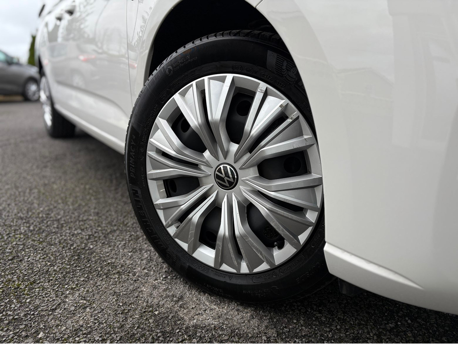 2022 Volkswagen Caddy Maxi Life 2L Diesel For Sale Images