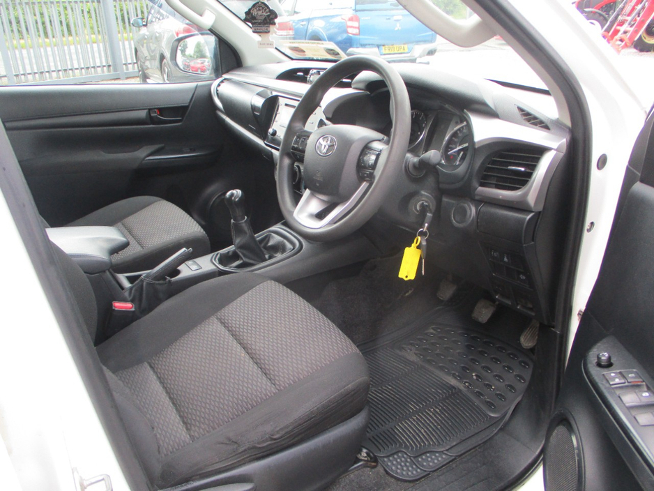2021 Toyota Hilux 2.4L Diesel For Sale Images