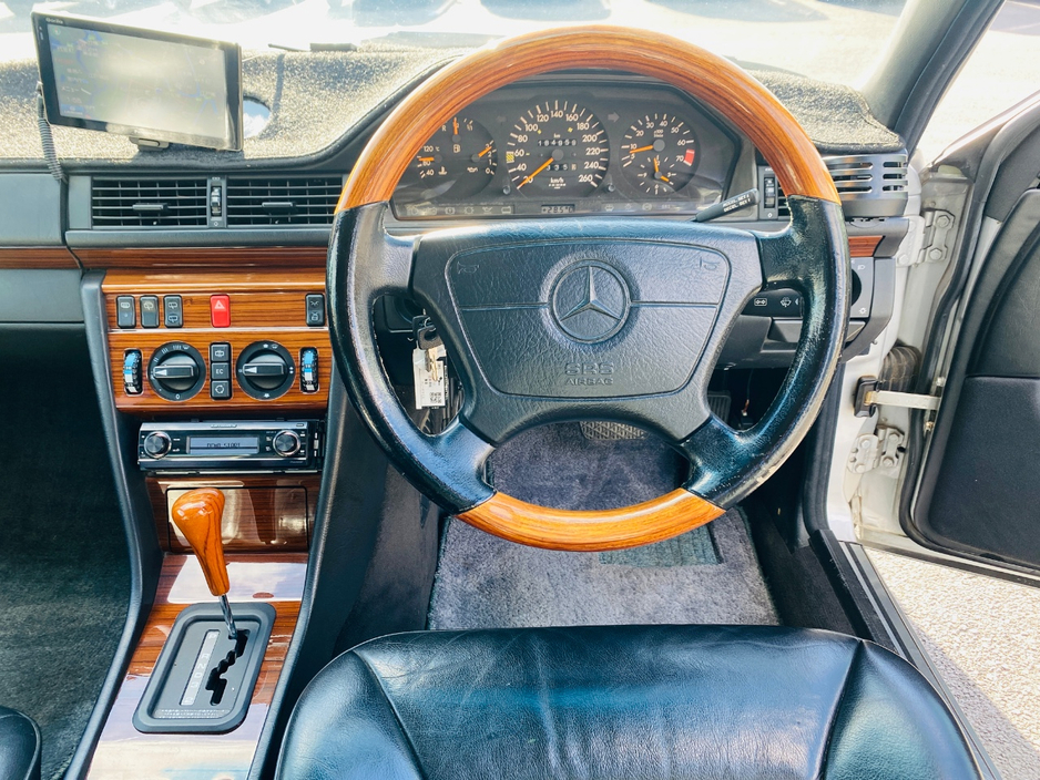 1995 Mercedes-Benz E Class 2.8L Petrol For Sale Images