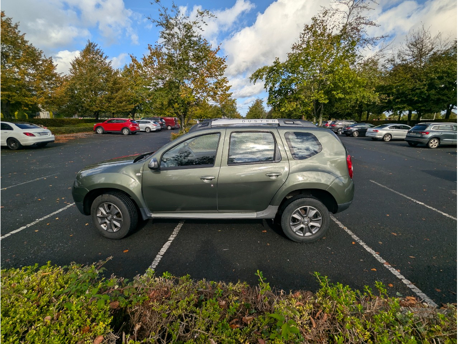 Dacia Duster SIGNATURE 1.5 DCI 110 4X — thumbnail 4