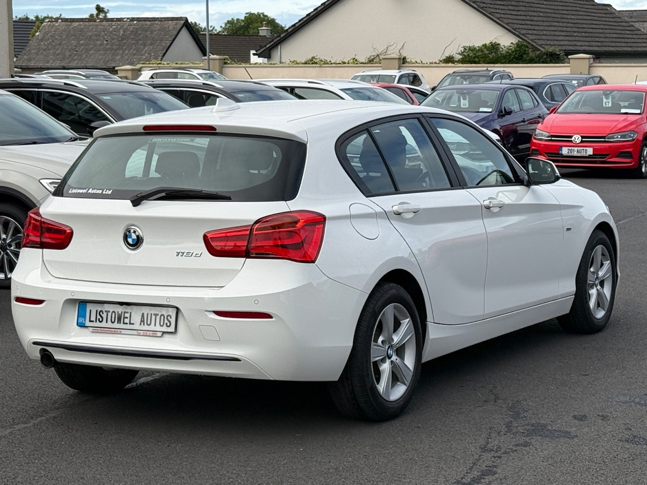 BMW 1 Series SPORT 2.0 DIESEL AUTOMATIC *REAR VIEW CAMERA, 16 " ALLOYS, REVERSE SENSORS, CRUISE CONTROL, BLUETOOTH CONNECTIVITY, DUAL ZONE CLIMATE CONTROL, PUSH START/STOP BUTTON, SERVICE HISTORY* — thumbnail 9