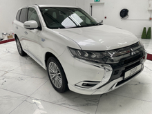 Mitsubishi Outlander 2.4L Plug-in EV S-Edition 5 seat