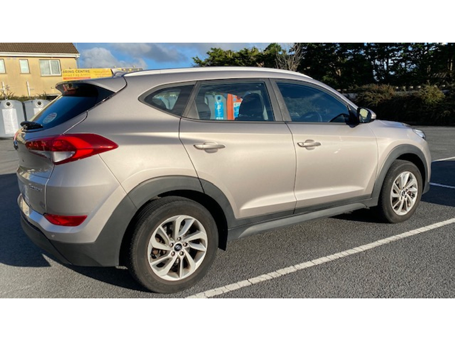 Hyundai Tucson 1.7 CRDI SE NAV BL/DR 5 5DR