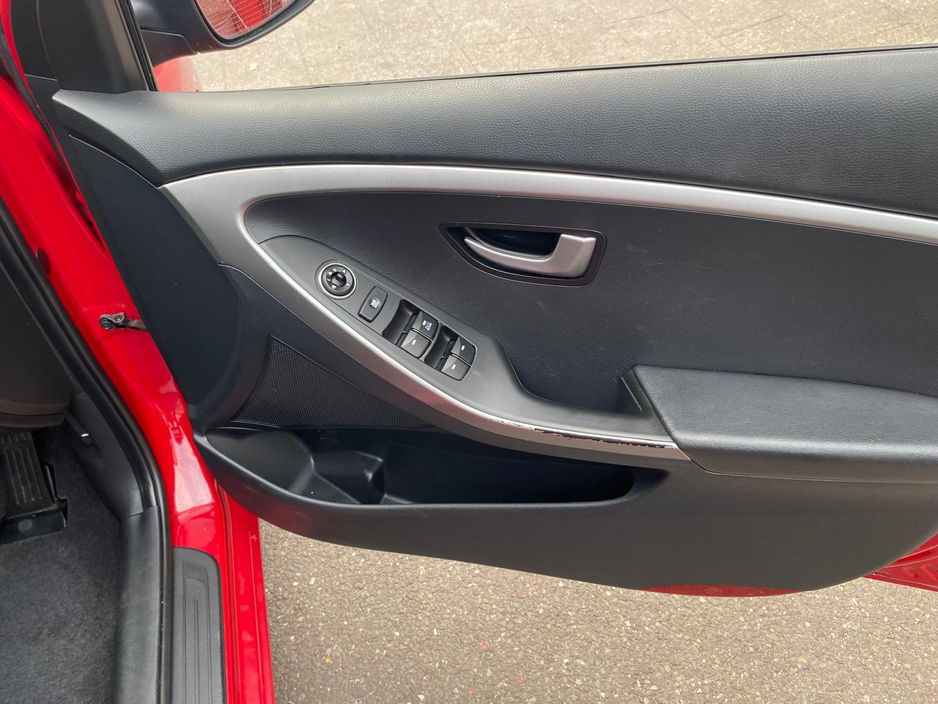2014 Hyundai i30 1.6L Diesel For Sale Images