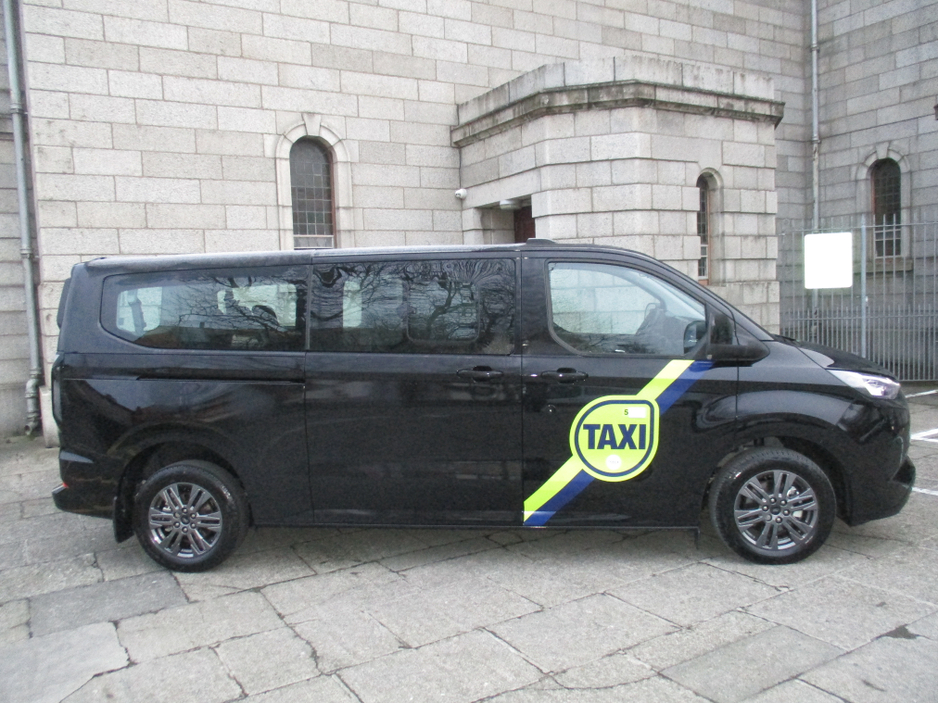 2026 Ford Tourneo 2.5L Petrol Plug-in Hybrid For Sale Images