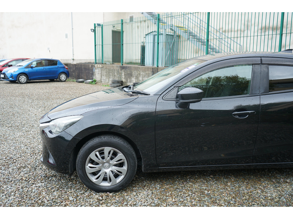 Mazda Demio — thumbnail 12