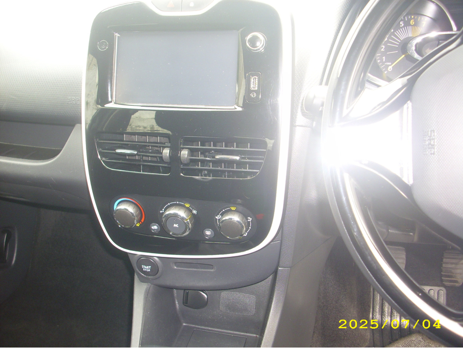 2015 Renault Clio 1.1L Petrol For Sale Images