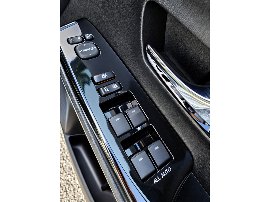 2016 Toyota Prius 1.8L Petrol Hybrid For Sale Images