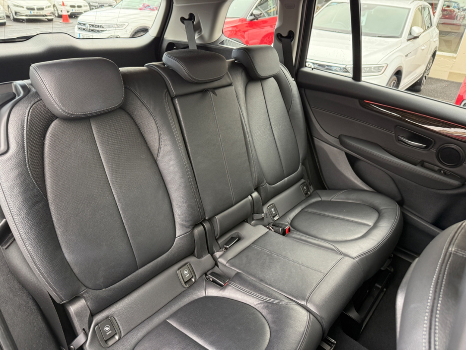 BMW 2 Series LUXURY 7 SEATS 150BHP AUTOMATIC *REAR VIEW CAMERA, 17 " ALLOYS, PARKING SENSORS FRONT & REAR, MEMORY SEATS, LEATHER UPHOLSTERY, 3 STAGE HEATED SEATS, POWERED BOOT LID, DUAL ZONE CLIMATE CONTROL* — thumbnail 11