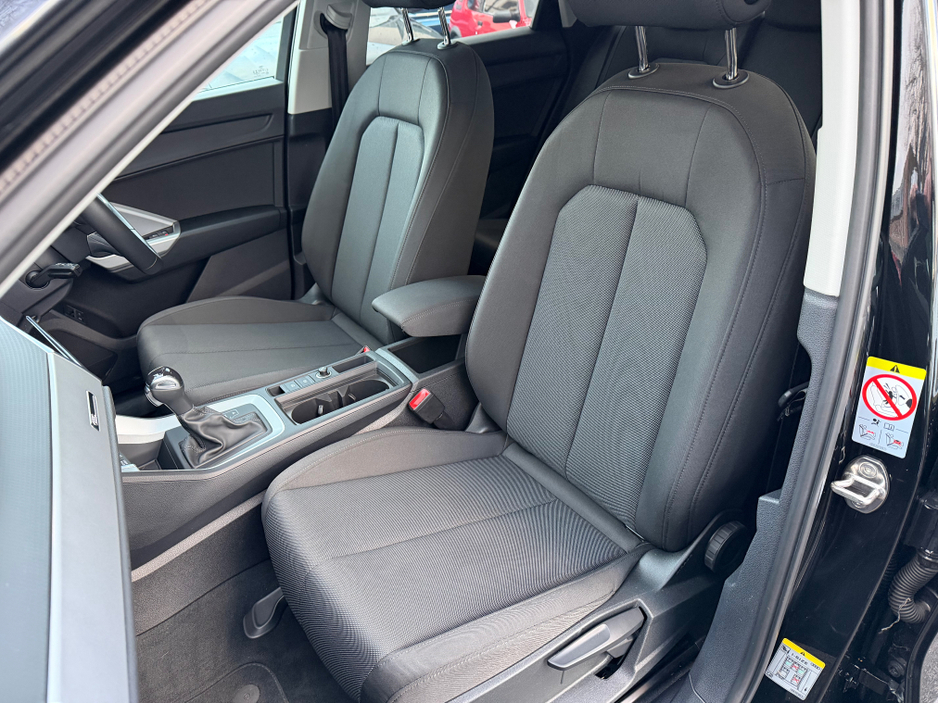 2022 Audi Q3 1.4L Petrol Plug-in Hybrid For Sale Images