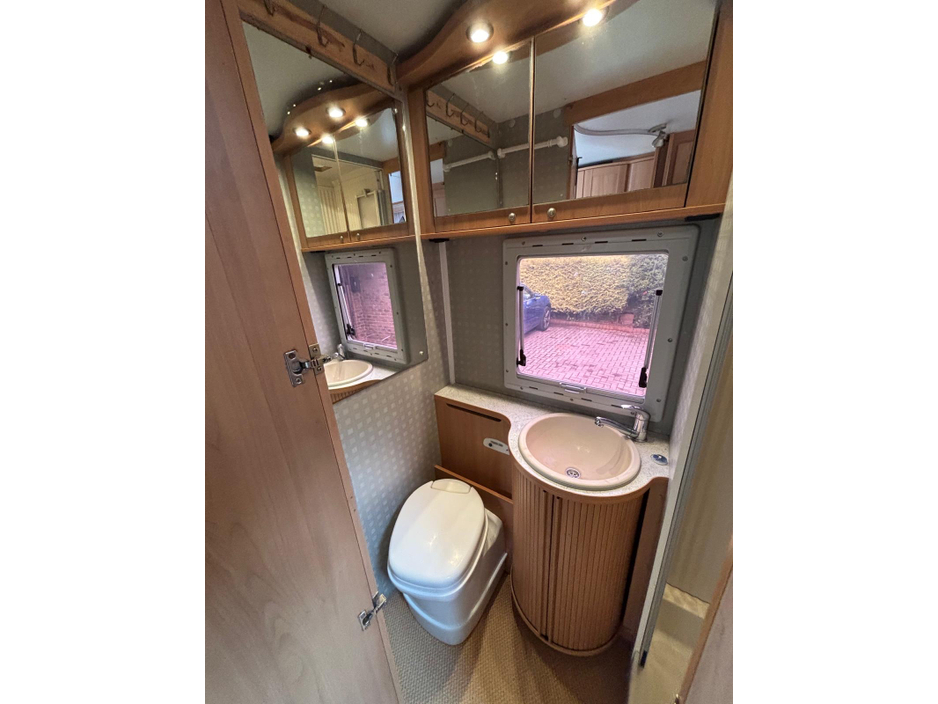 2004 Burstner Elegance 2.8L Diesel For Sale Images