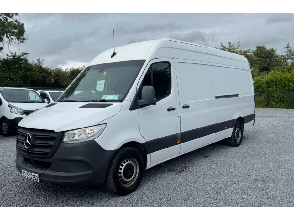 2022 Mercedes-Benz Sprinter 2L Diesel For Sale Images