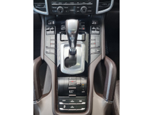 2015 Porsche Cayenne 3L Petrol Plug-in Hybrid For Sale Images