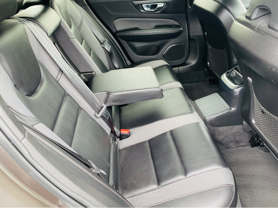 2022 Volvo V60 2L Petrol Plug-in Hybrid For Sale Images
