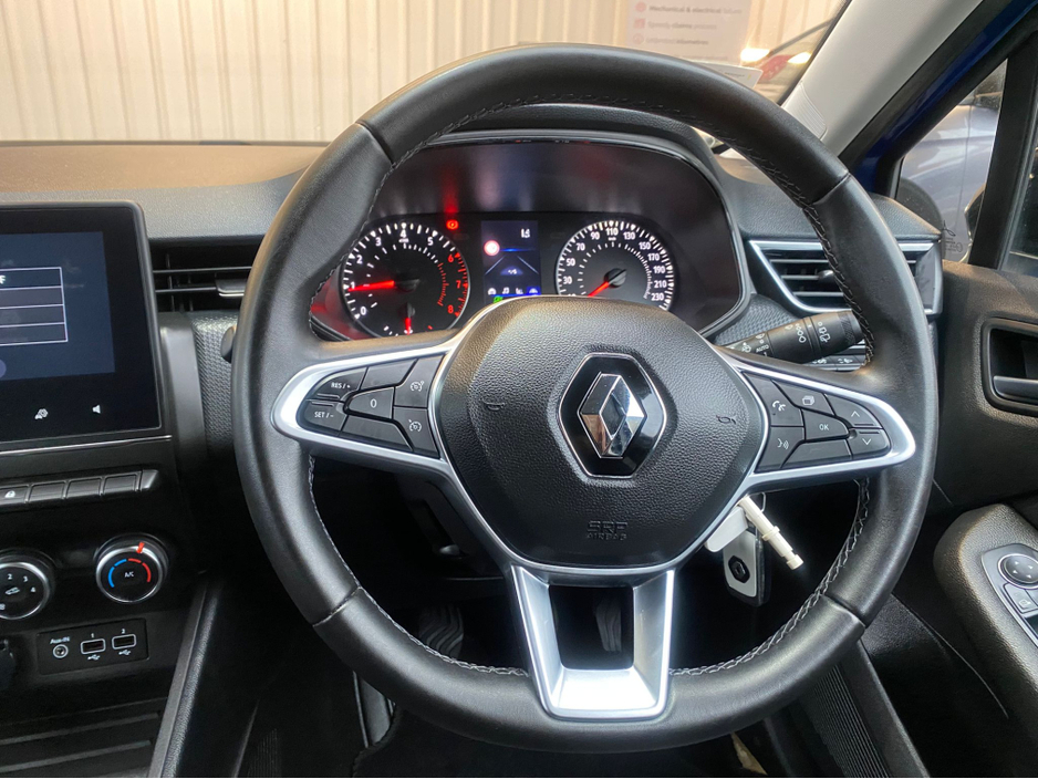 2023 Renault Clio 1L Petrol For Sale Images