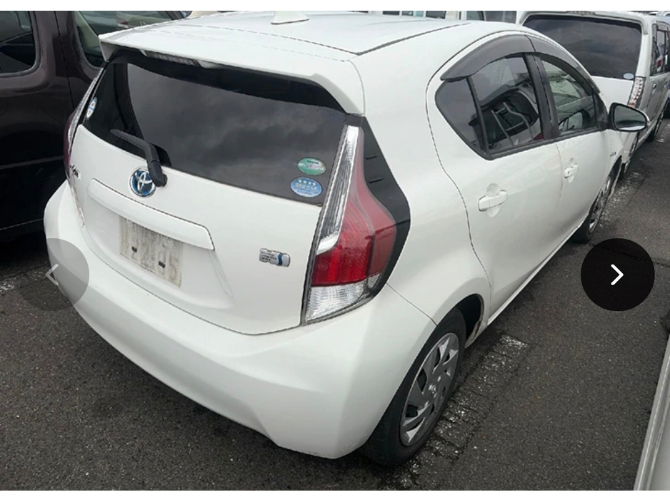 Toyota Aqua 1.5 Petrol Hybrid Automatic Low Km — thumbnail 3