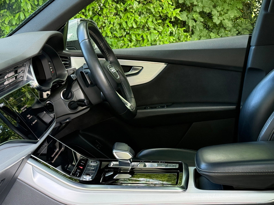 2021 Audi Q8 3L Petrol Plug-in Hybrid For Sale Images